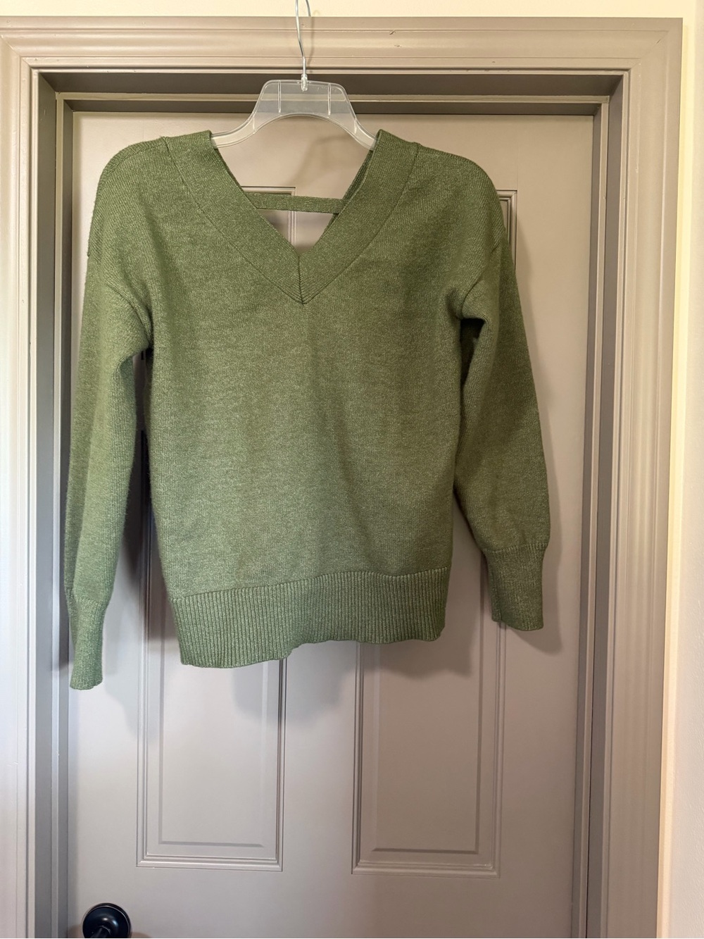 Olive Green V-Neck Women’s Crop Sweater size M -Open in Back